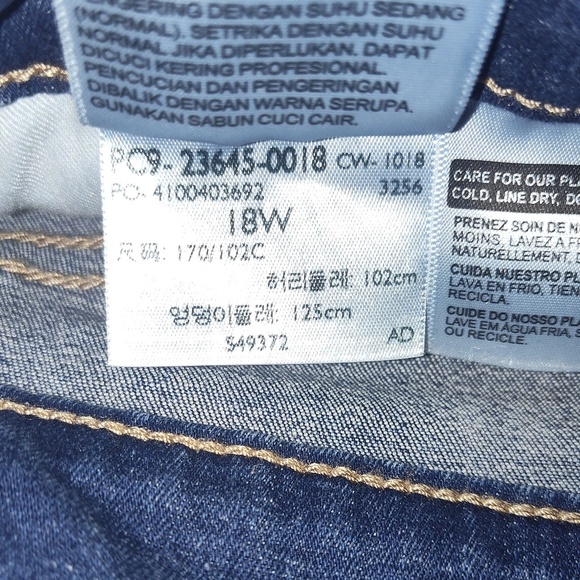 Levi’s Cropped Distressed Jeans Rolled Hemline Stretch Denim Blue W US 18W NWOT - Picture 6 of 8